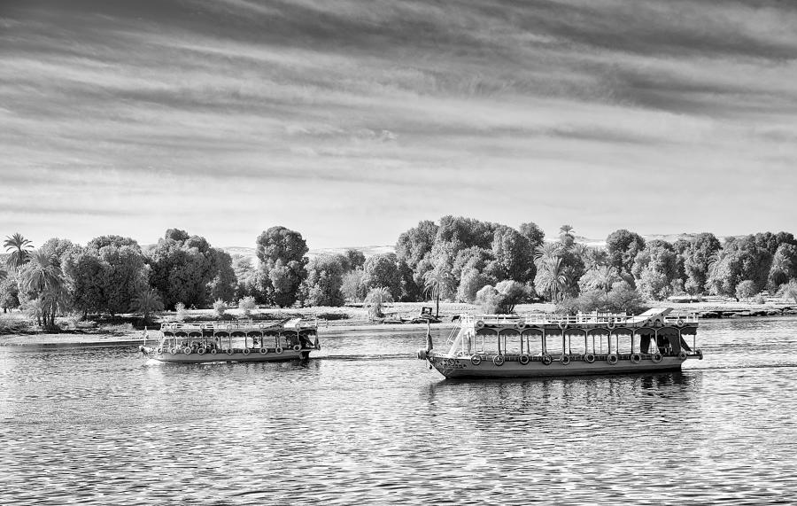 Sailing on the Nile : Infrared Egypt : Diane Smook Photography: Nature, Dance, Documentary