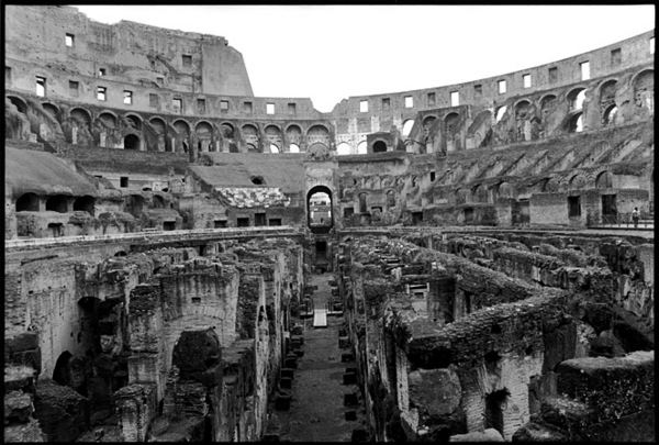 Colosseum, center : Rome and a Villa : Diane Smook Photography: Nature, Dance, Documentary