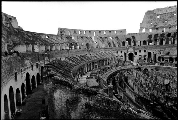 Colosseum, left : Rome and a Villa : Diane Smook Photography: Nature, Dance, Documentary